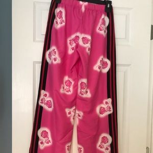 Victoria Secret Satin Pajama Pants Women’s Sz XS Dark Pink/Black Rose design